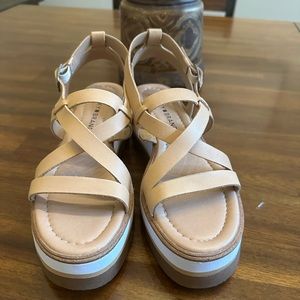 GUC LUCKY BRAND sandals - Size 7
